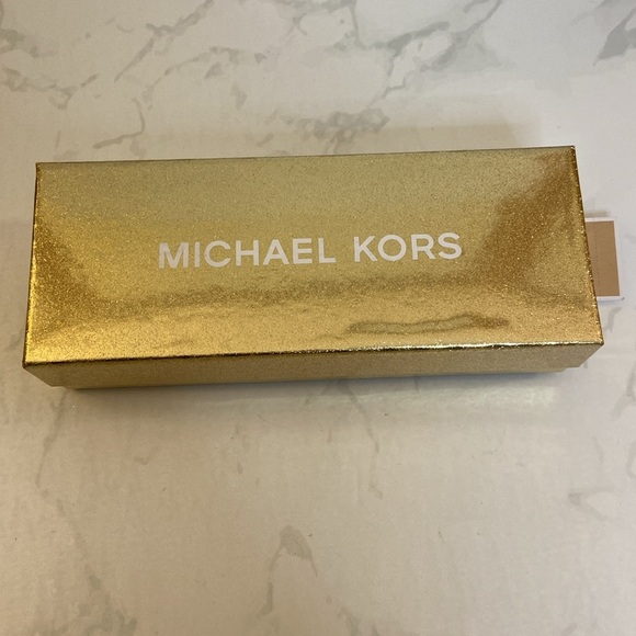 New Michael Kors Logo Belt brown w Gold Hardware - Picture 5 of 6